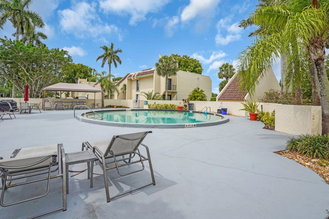 1701 Presidential Way, Unit A201, West Palm Beach, FL 33401 Photo