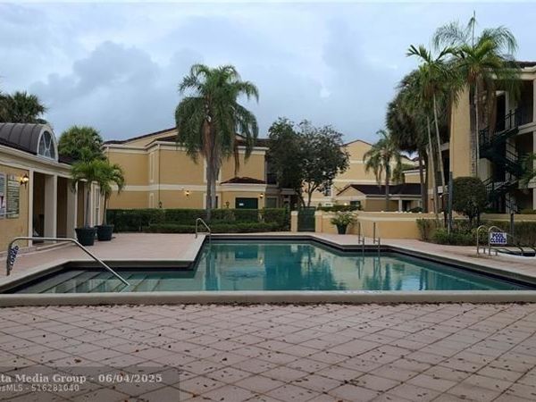 805 Riverside Dr, Unit 1112, Coral Springs, FL 33071