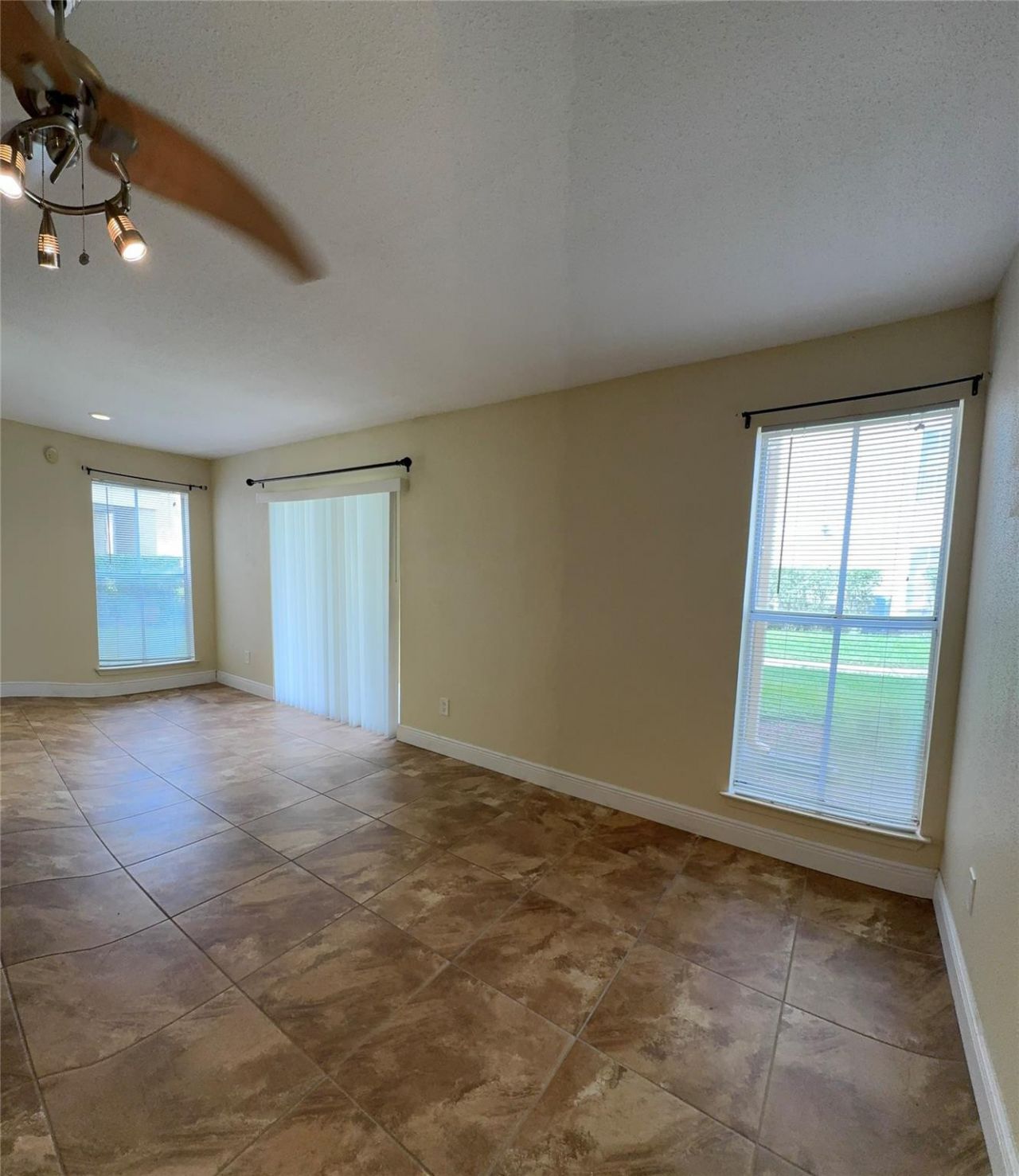 805 Riverside Drive, Unit 1112, Coral Springs, FL 33071 Photo