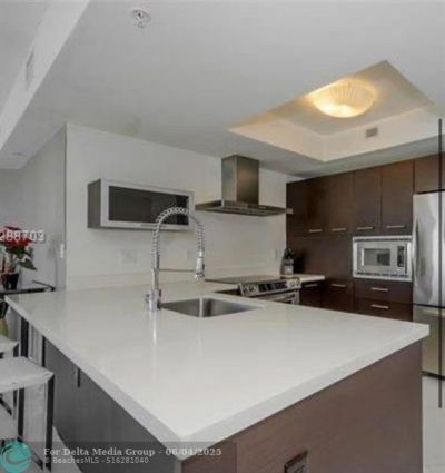 150 Sunny Isle, Unit 1802, Sunny Isles Beach, FL 33160 Photo