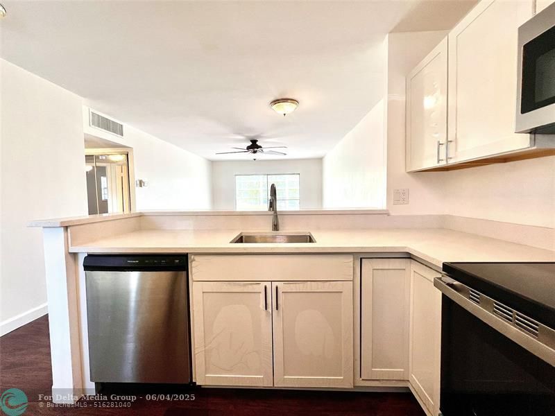 5001 W Oakland Park Boulevard, Unit 111, Lauderdale Lakes, FL 33313 Photo