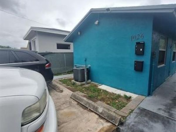 1026 NW 8th Ave, Fort Lauderdale, FL 33311
