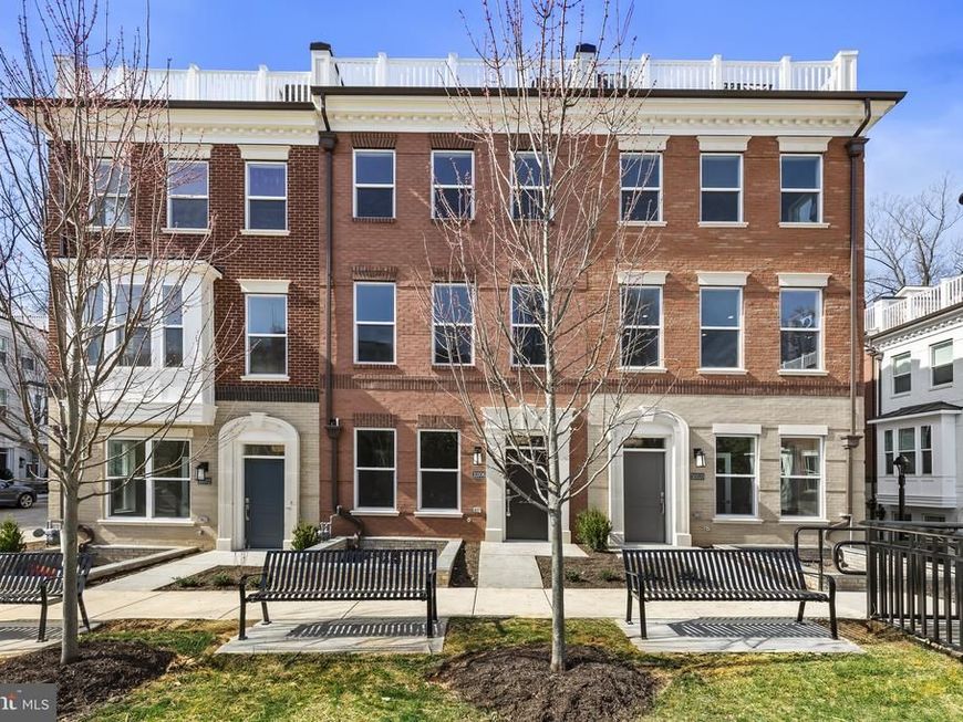 10302 Grosvenor Place, Rockville, MD 20852 Main Photo