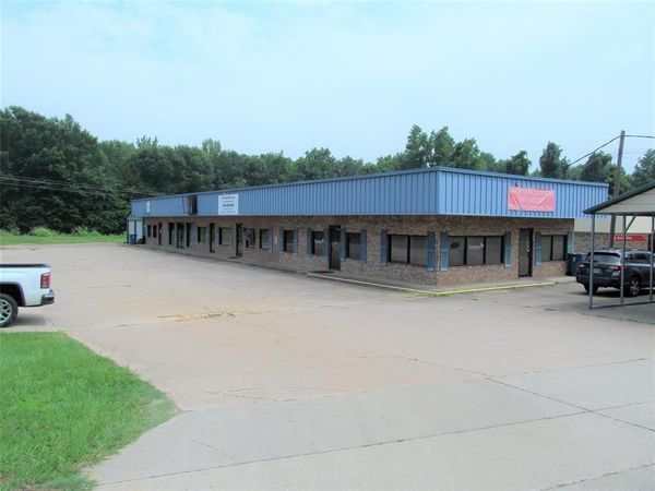 821 S Main Street, Winnsboro, TX 75494