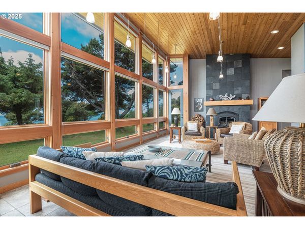 88675 WHITING LN, Bandon, OR 97411