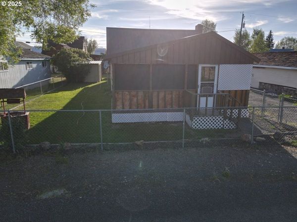 309 A AVE, Seneca, OR 97873