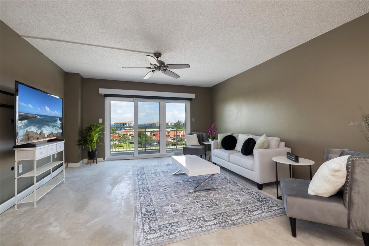 4900 Brittany Drive S, Unit 613, Saint Petersburg, FL 33715 Photo