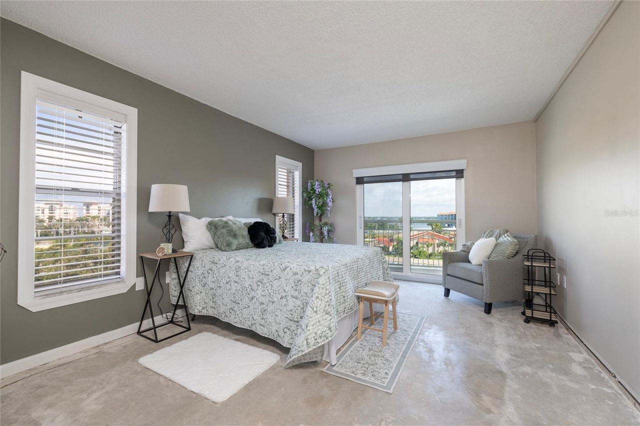 4900 Brittany Drive S, Unit 613, Saint Petersburg, FL 33715 Photo