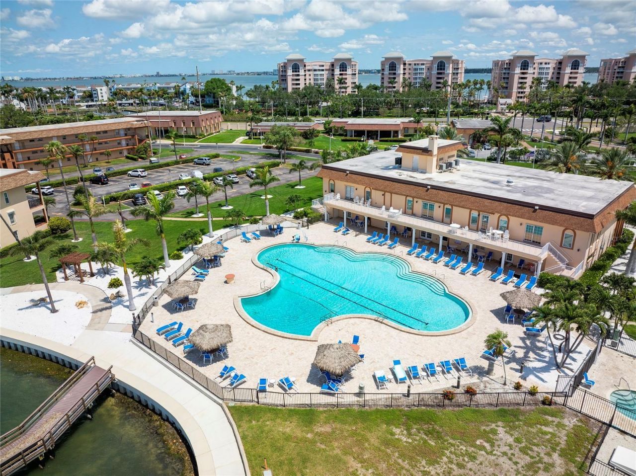 4900 Brittany Drive S, Unit 613, Saint Petersburg, FL 33715 Photo