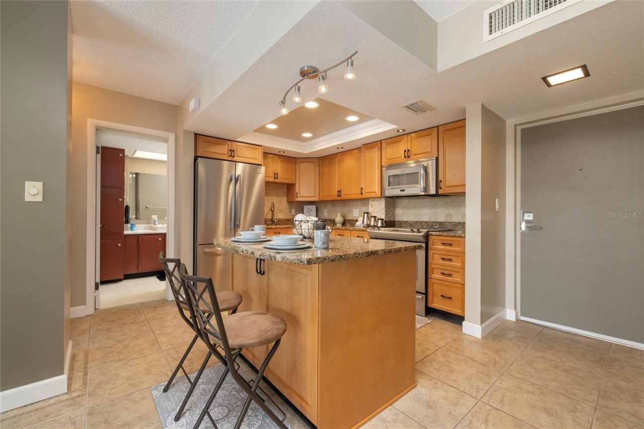 4900 Brittany Drive S, Unit 613, Saint Petersburg, FL 33715 Photo