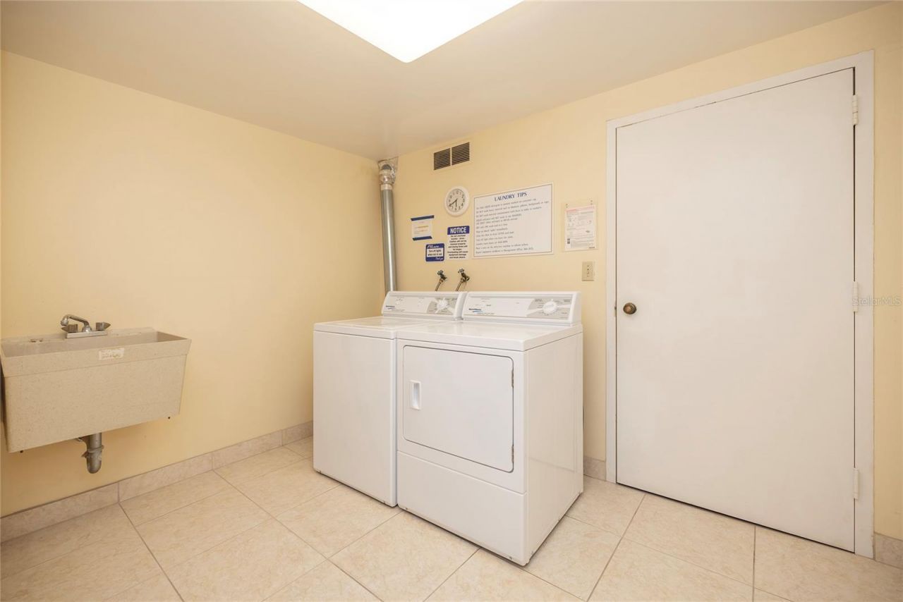 4900 Brittany Drive S, Unit 613, Saint Petersburg, FL 33715 Photo