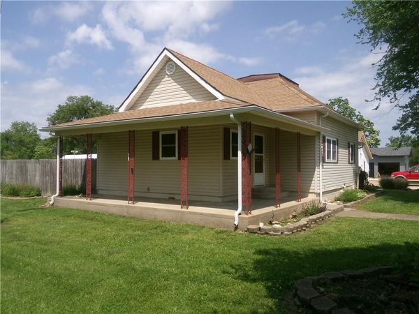 304 E Sixth Street, LaHarpe, KS 66751