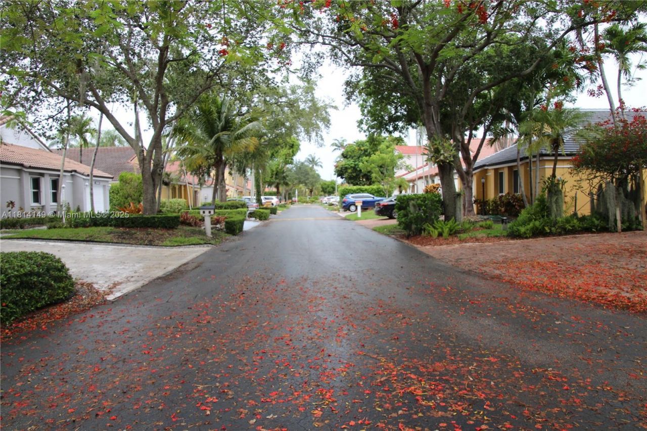 11861 SW 92nd Ln, Miami, FL 33186 Photo