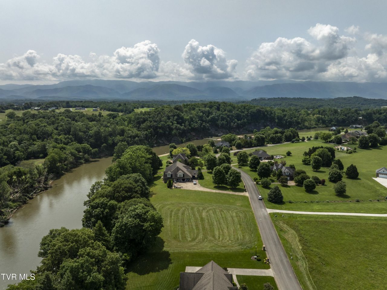 613 Waterstone Circle, Greeneville, TN 37745 Main Photo