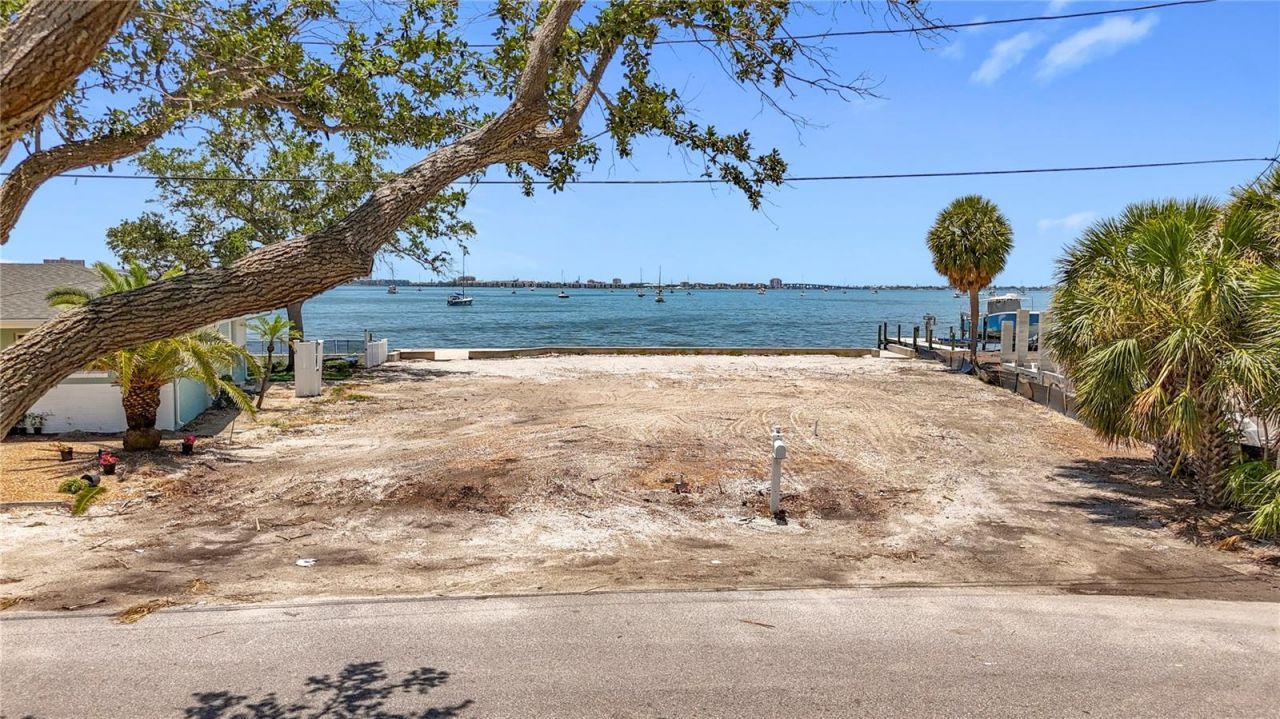 4771 Baywood Point Drive S, Gulfport, FL 33711 Photo