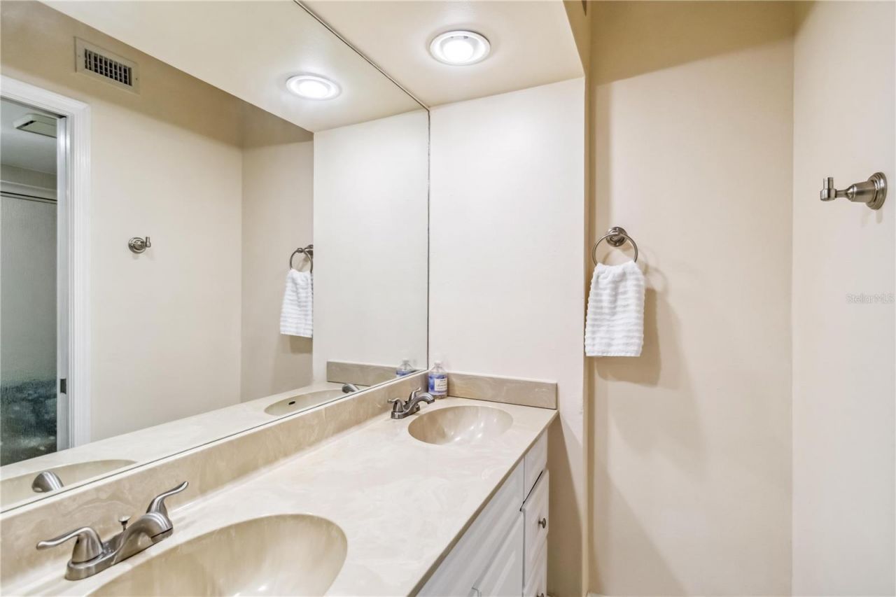 5734 Ashton Lake Drive, Unit 7, Sarasota, FL 34231 Photo