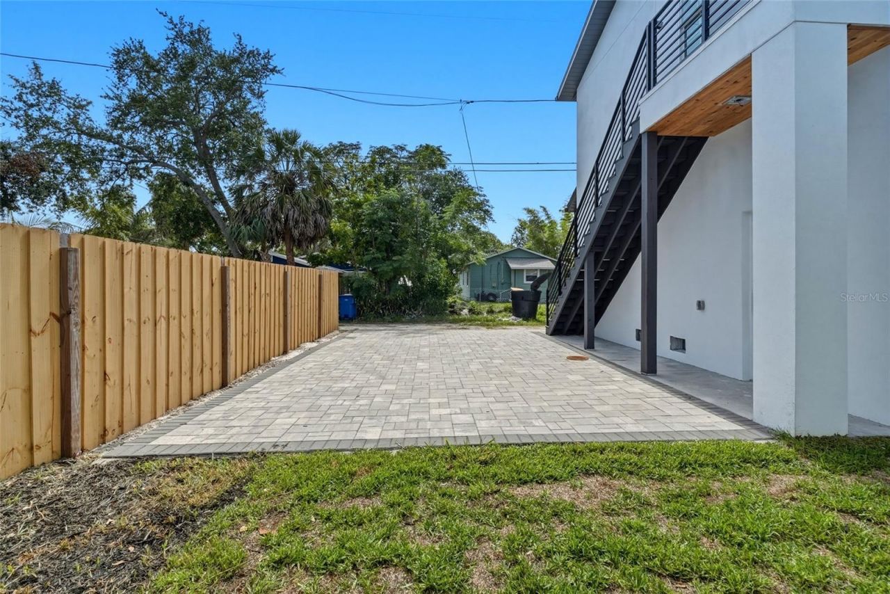 2501 Quincy Street S, Saint Petersburg, FL 33711 Photo