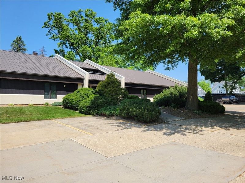 330 N Chestnut Street, Ravenna, OH 44266 Photo 3