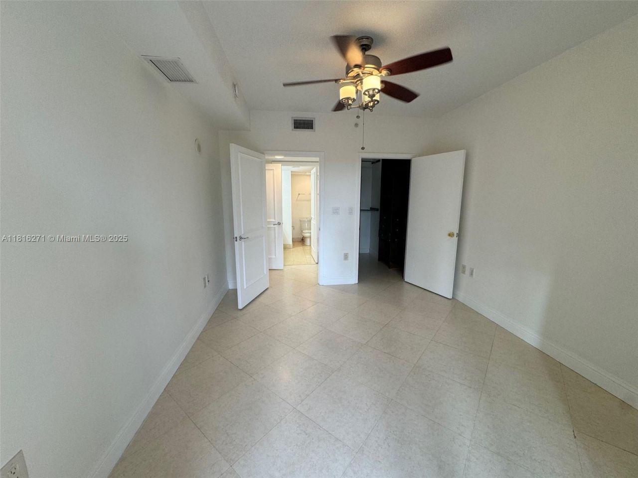 19900 E Country Club Dr, Unit 209, Aventura, FL 33180 Photo