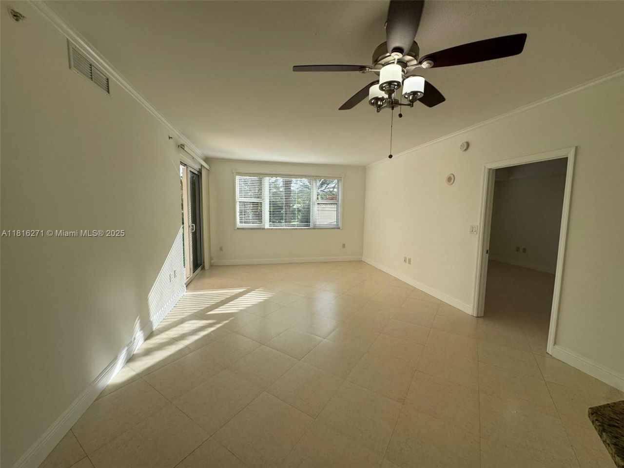 19900 E Country Club Dr, Unit 209, Aventura, FL 33180 Photo