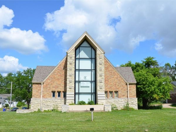 2100 1st Avenue NE, Cedar Rapids, IA 52402