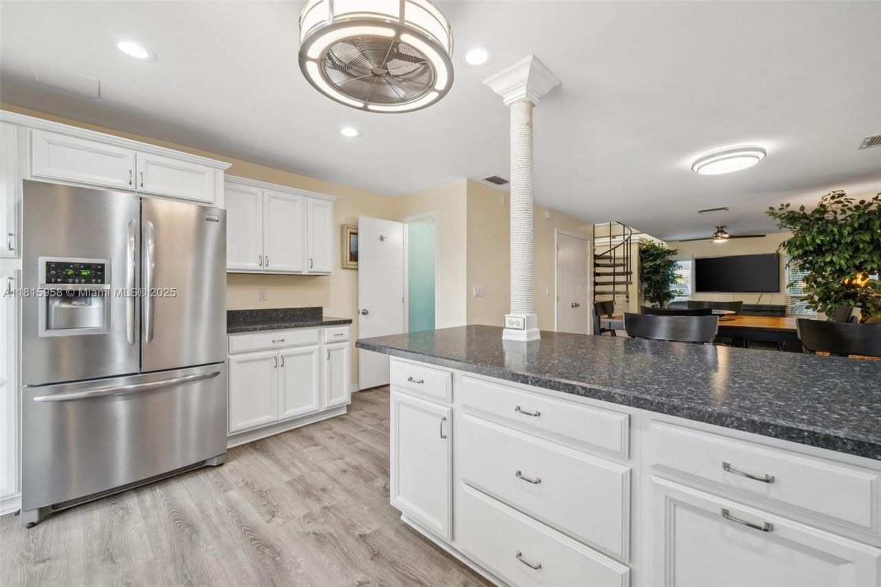 4803 SW Santa Barbara Ct, Unit 5, Cape Coral, FL 33914 Photo