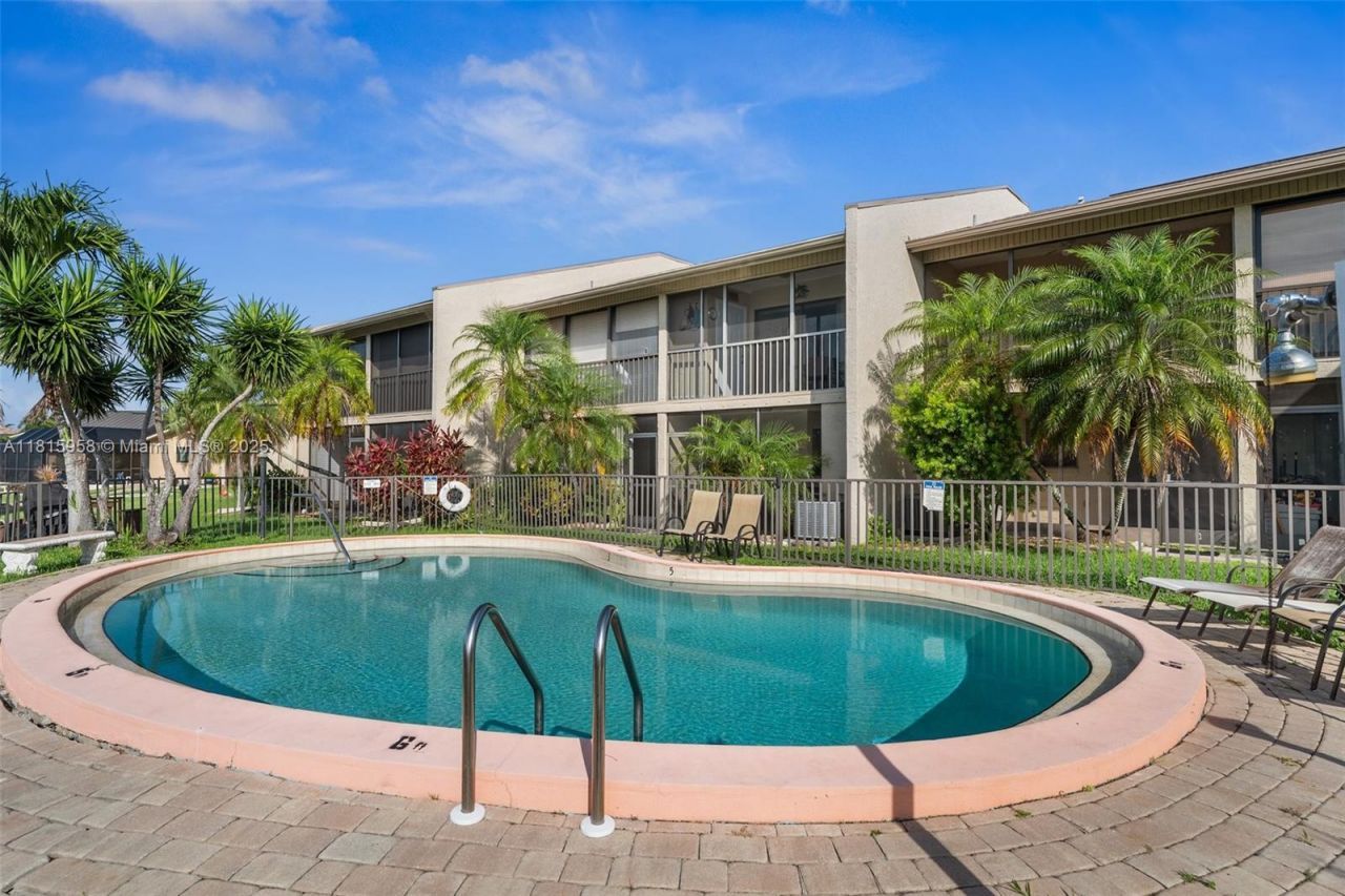 4803 SW Santa Barbara Ct, Unit 5, Cape Coral, FL 33914 Photo