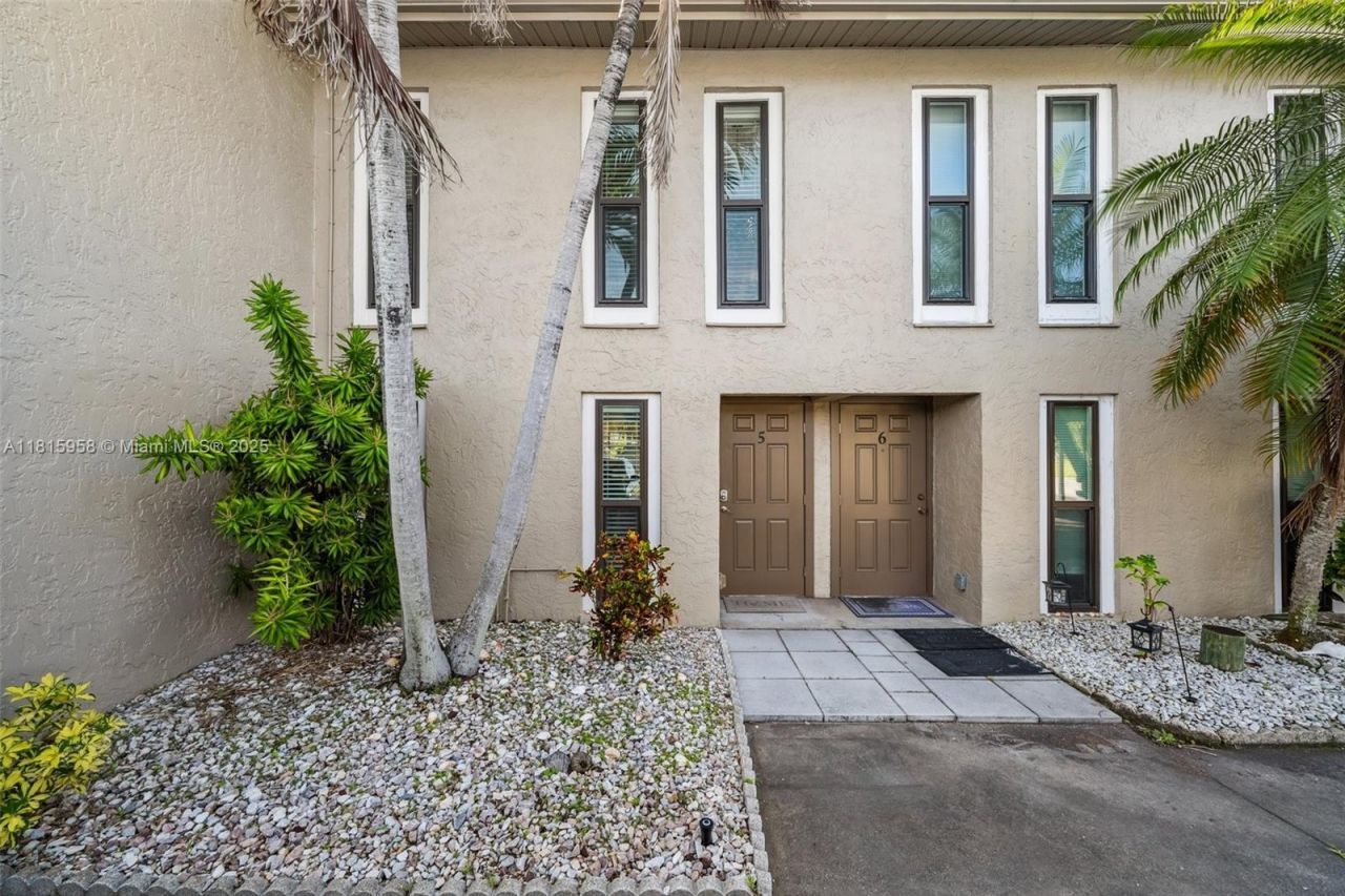 4803 SW Santa Barbara Ct, Unit 5, Cape Coral, FL 33914 Photo