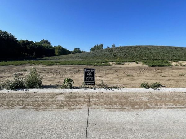 22017 Hackberry Circle, Gretna, NE 68028
