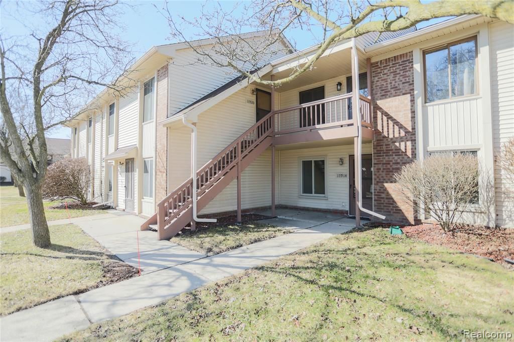 17920 Phyllis Street, Roseville, MI 48066 Main Photo