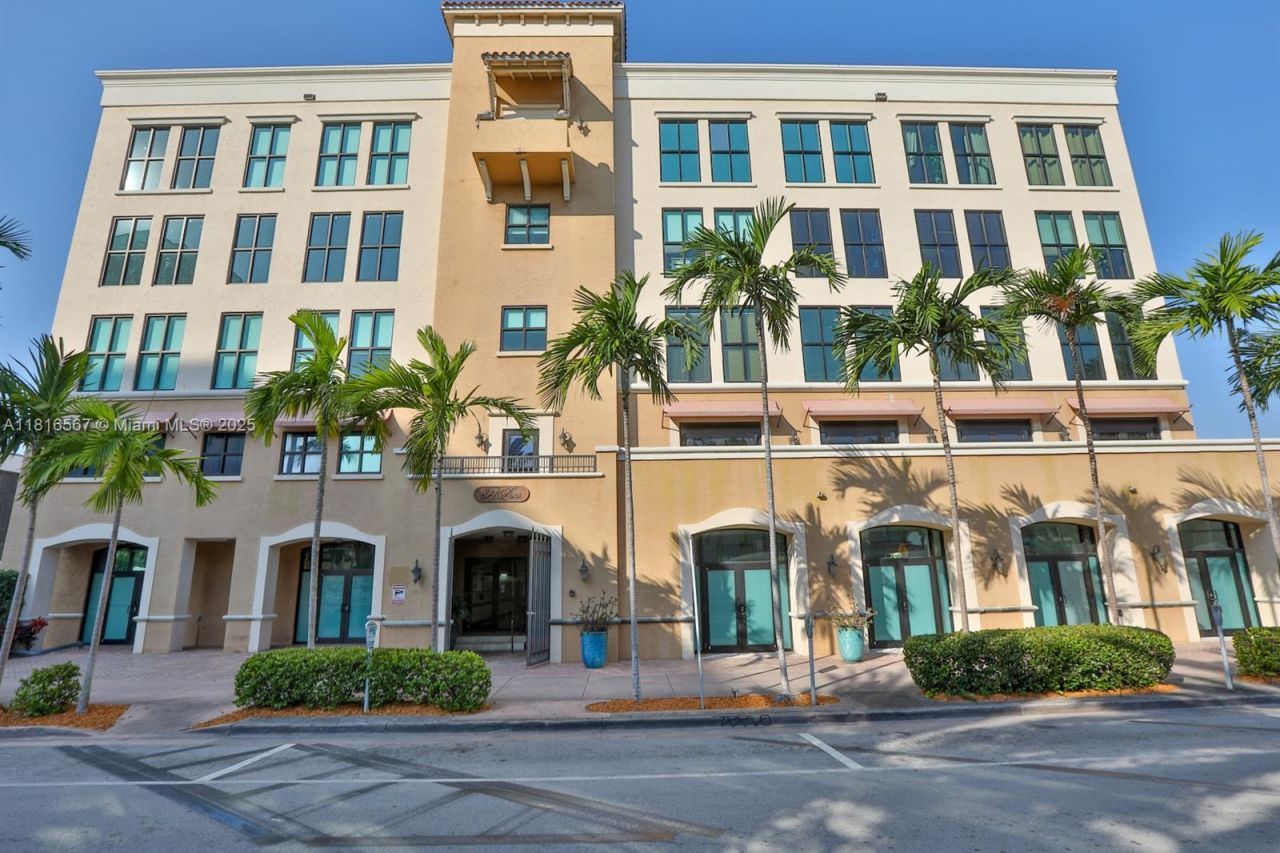 814 Ponce De Leon Blvd, Unit 219, Coral Gables, FL 33134 Photo