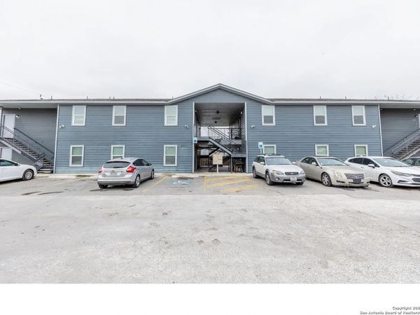 8111 Landing, San Antonio, TX 78227