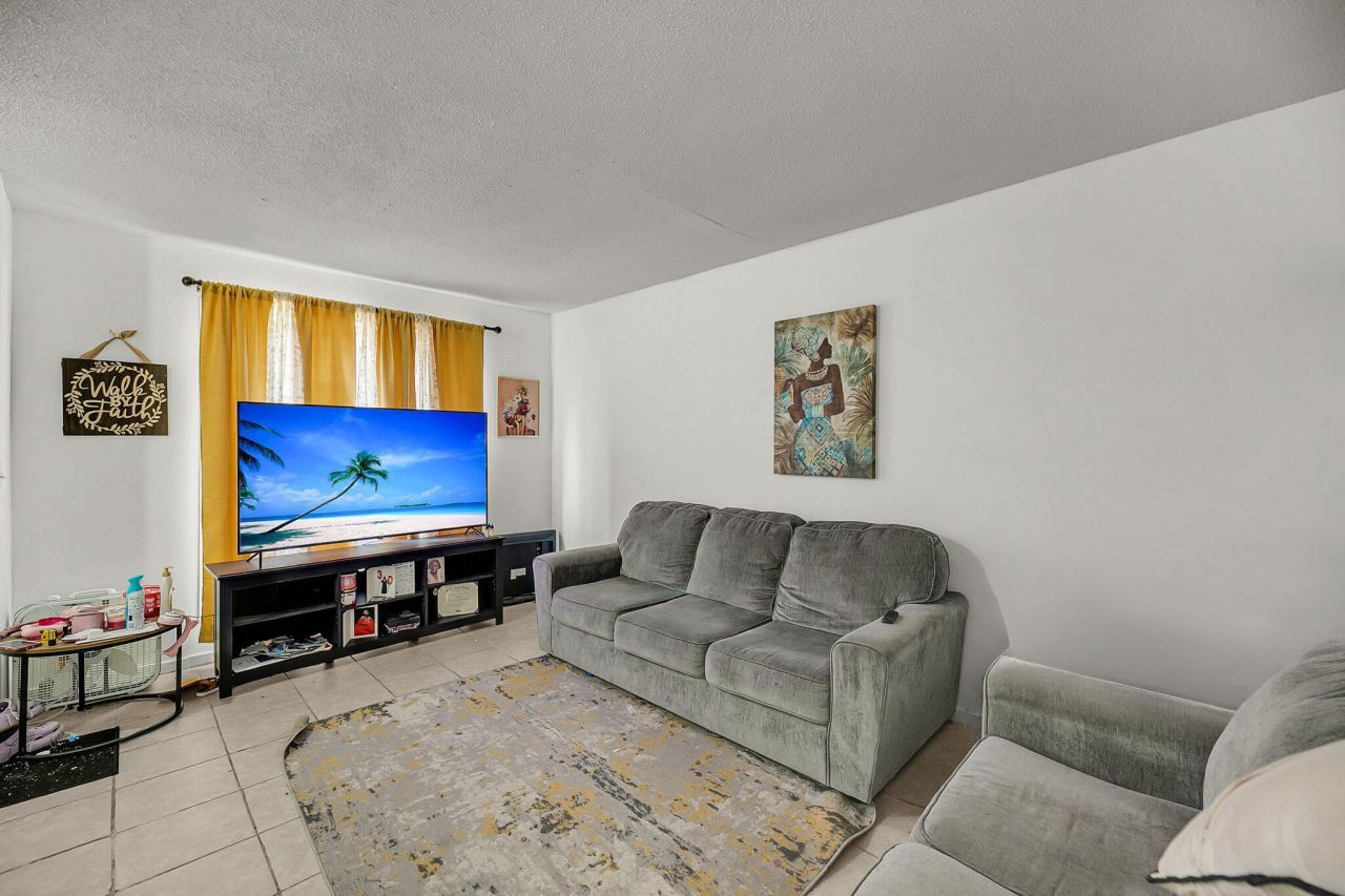 105 Magwood Drive Photo 7