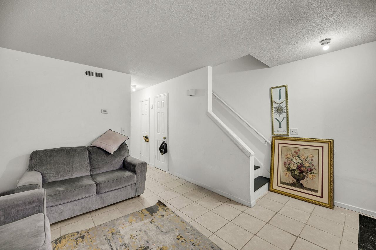 105 Magwood Drive Photo 8