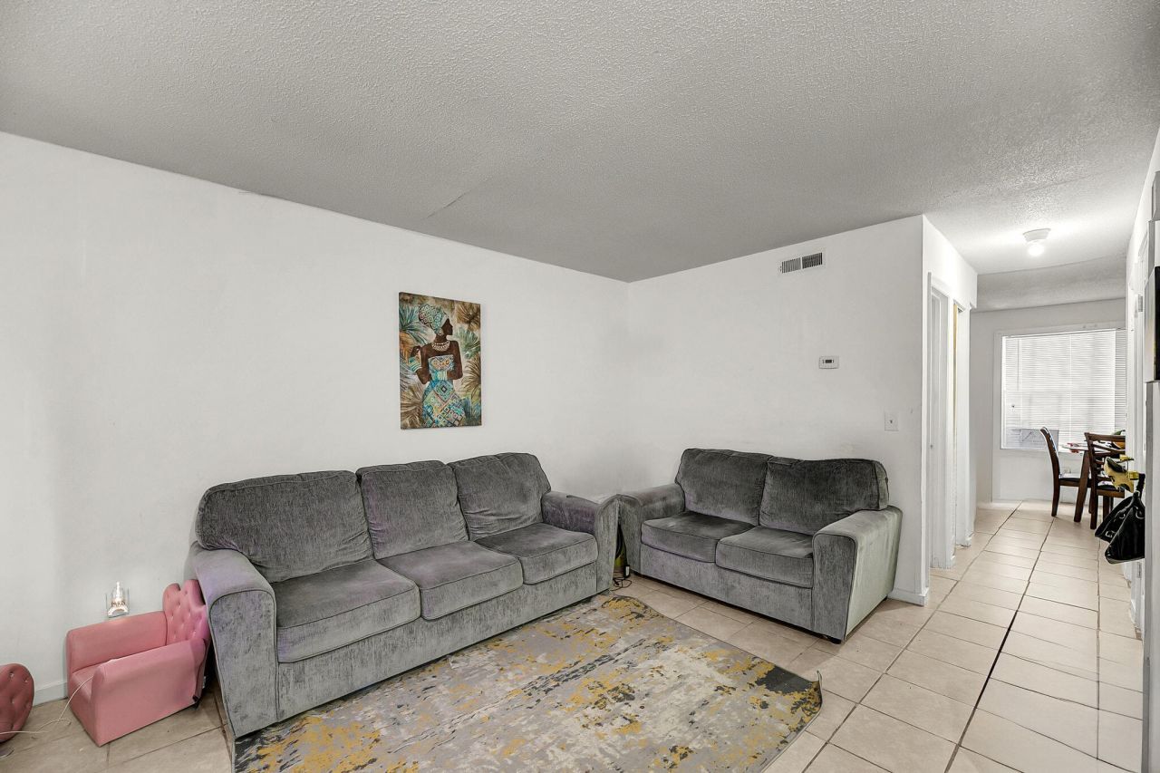 105 Magwood Drive Photo 9