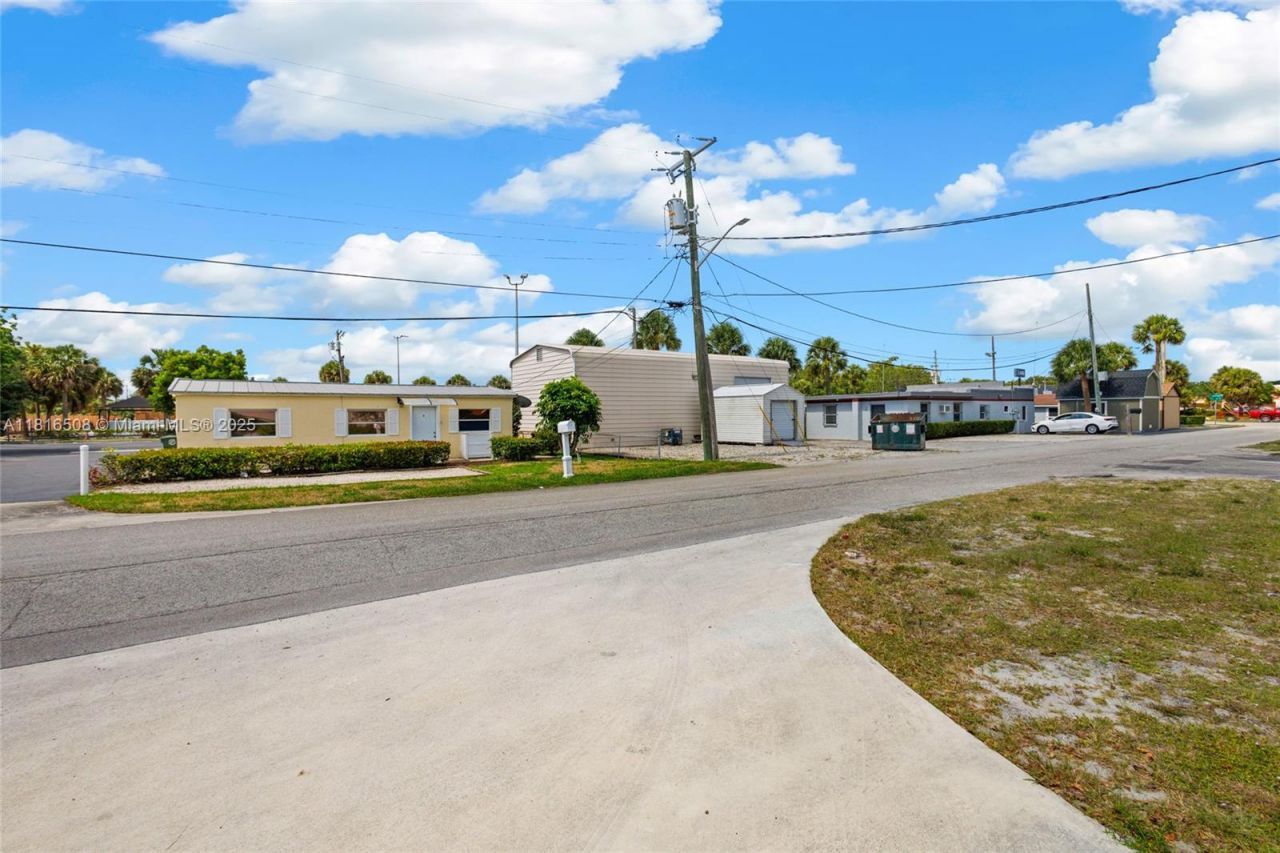 2402 S Us Highway 1, Fort Pierce, FL 34982 Photo