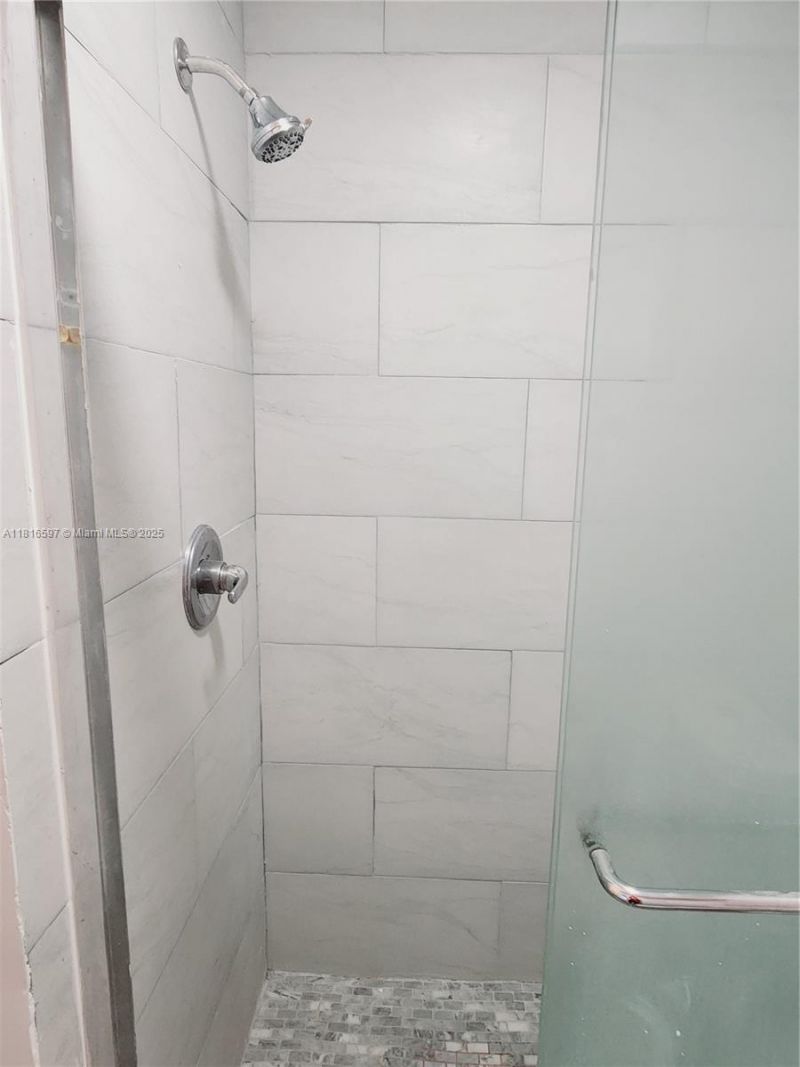 8000 Fairview Dr, Unit 301, Tamarac, FL 33321 Photo