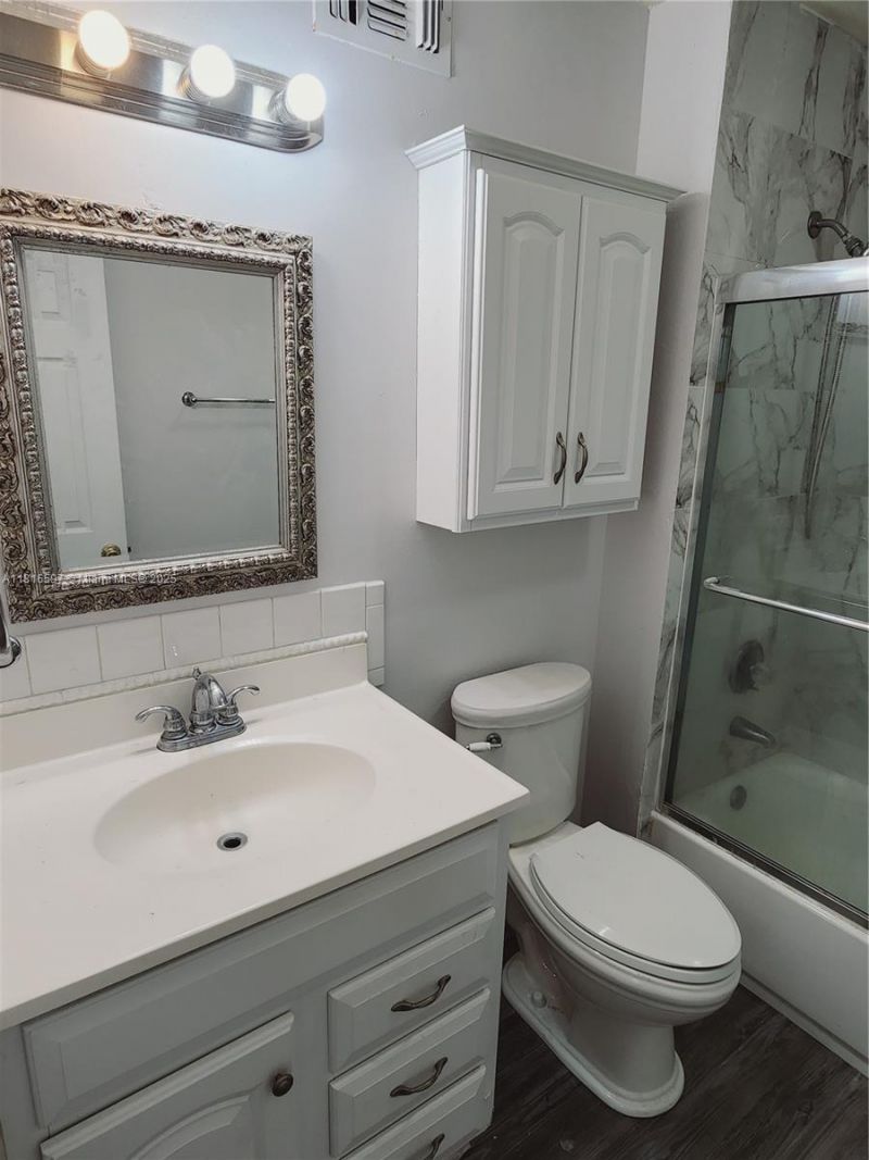 8000 Fairview Dr, Unit 301, Tamarac, FL 33321 Photo