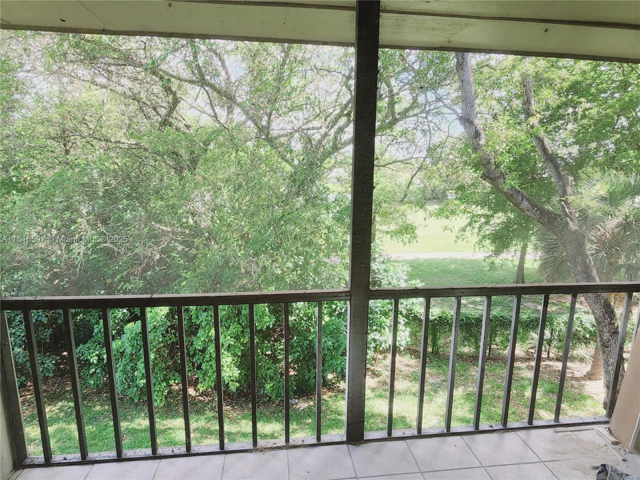 8000 Fairview Dr, Unit 301, Tamarac, FL 33321 Photo