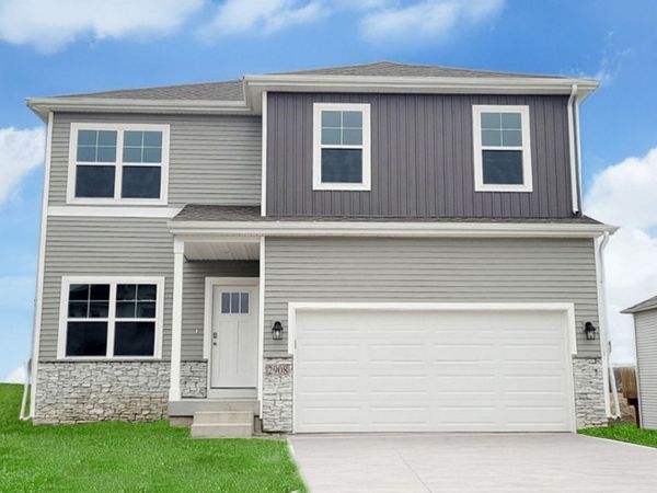 706 E Trail Ridge Place, Indianola, IA 50125