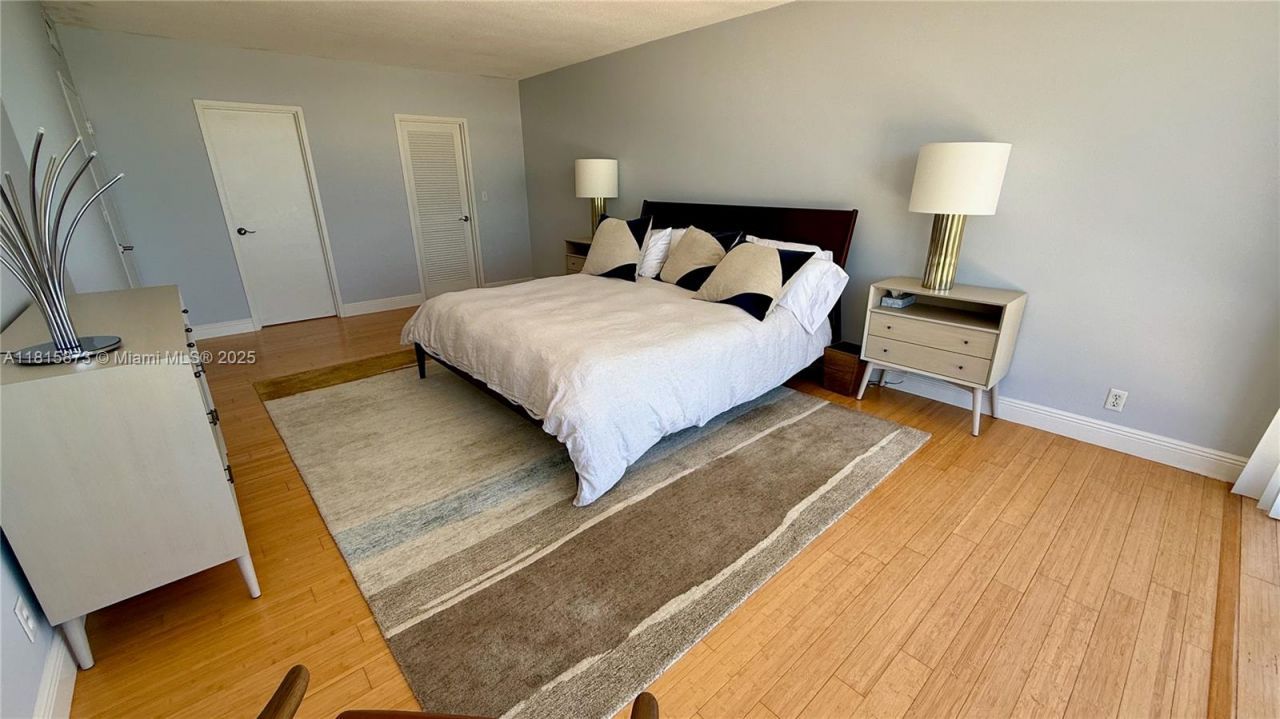 900 Bay Dr, Unit 727-725, Miami Beach, FL 33141 Photo