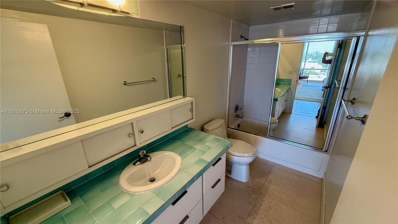 900 Bay Dr, Unit 727-725, Miami Beach, FL 33141 Photo