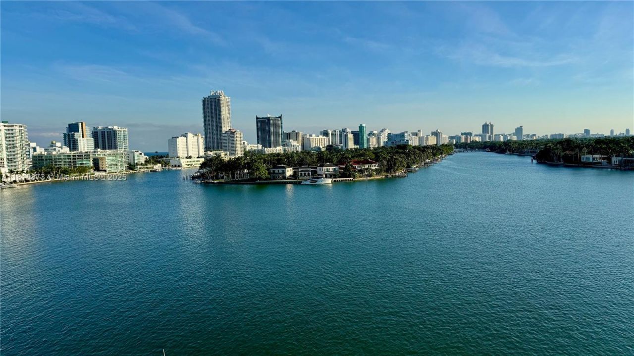 900 Bay Dr, Unit 727-725, Miami Beach, FL 33141 Photo