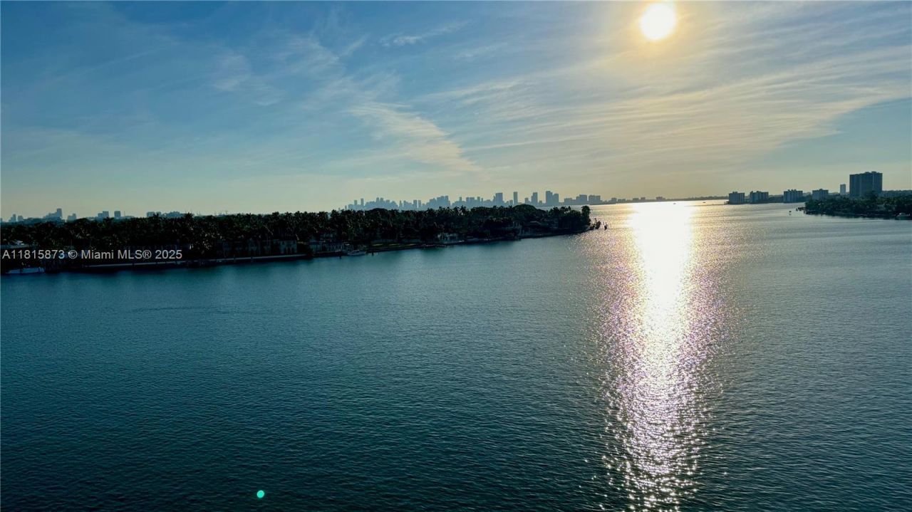 900 Bay Dr, Unit 727-725, Miami Beach, FL 33141 Photo