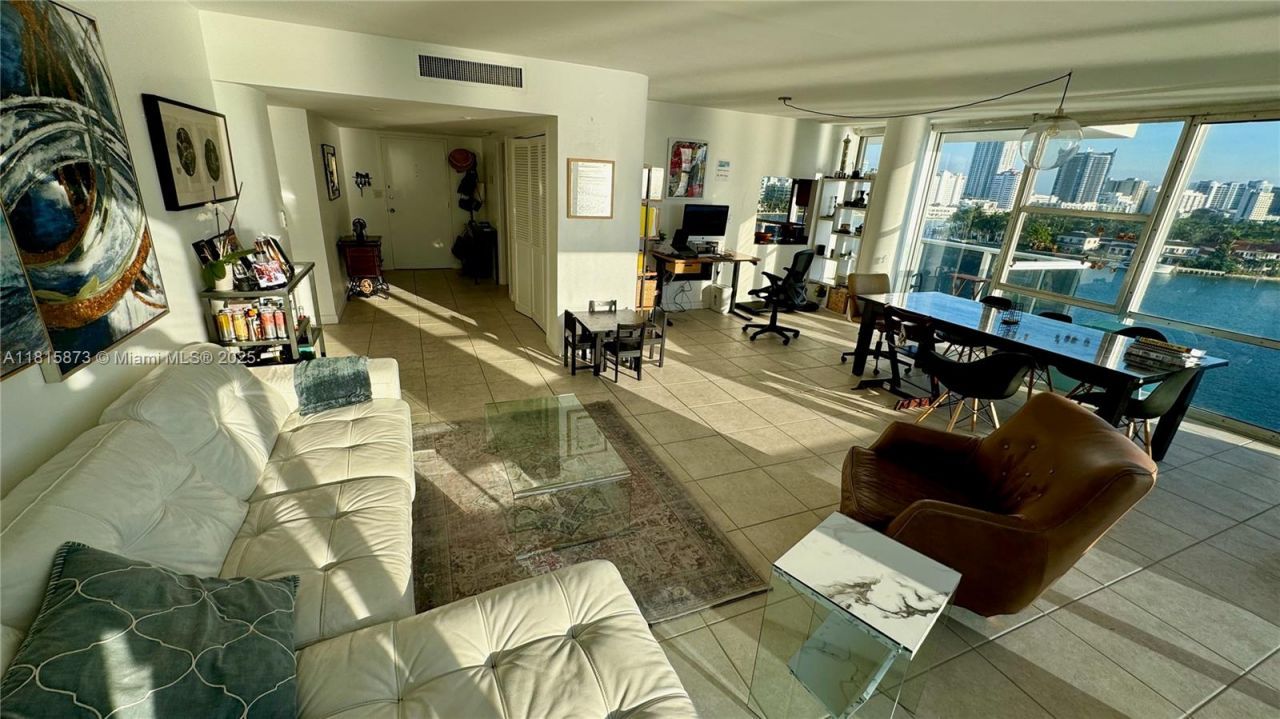 900 Bay Dr, Unit 727-725, Miami Beach, FL 33141 Photo