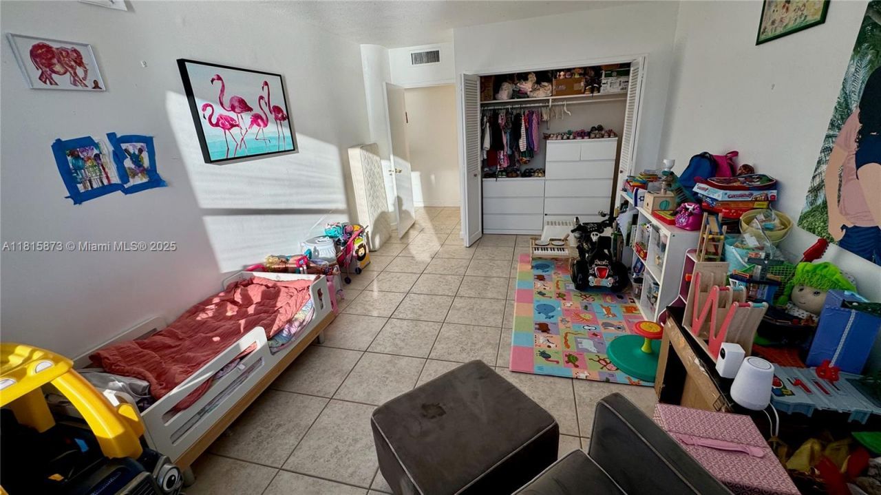 900 Bay Dr, Unit 727-725, Miami Beach, FL 33141 Photo