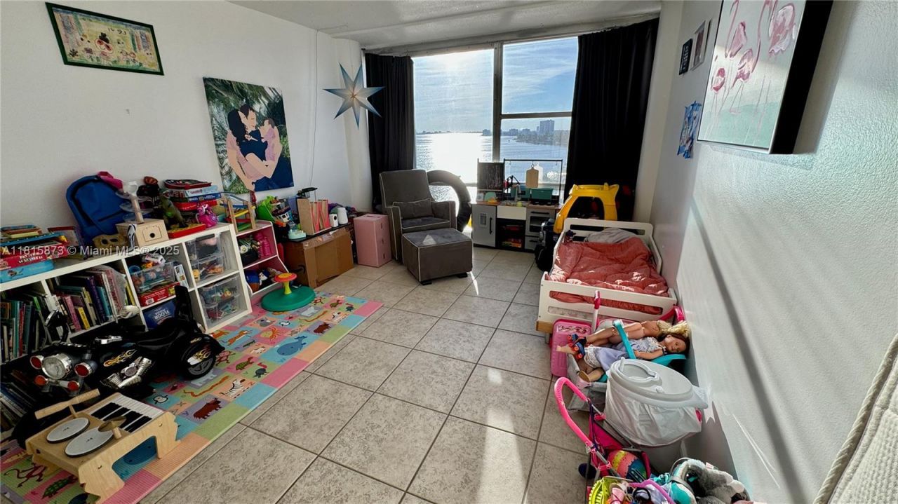 900 Bay Dr, Unit 727-725, Miami Beach, FL 33141 Photo