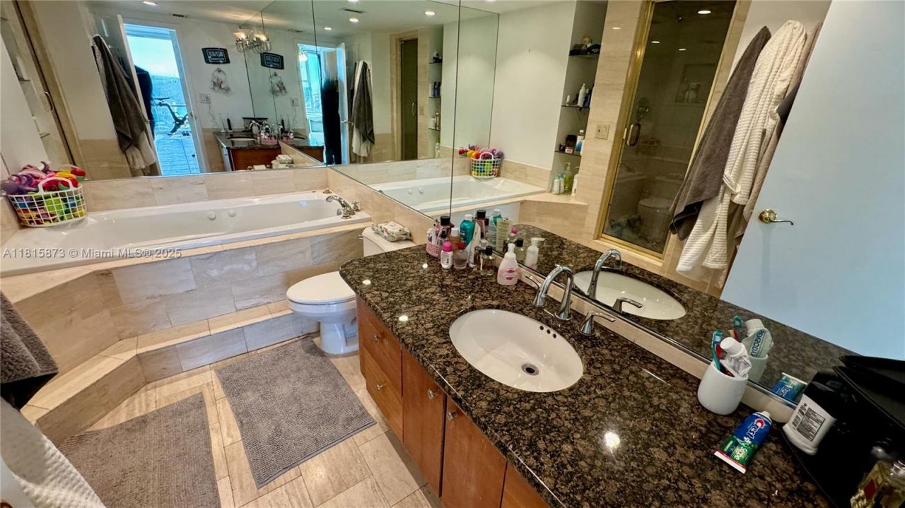 900 Bay Dr, Unit 727-725, Miami Beach, FL 33141 Photo