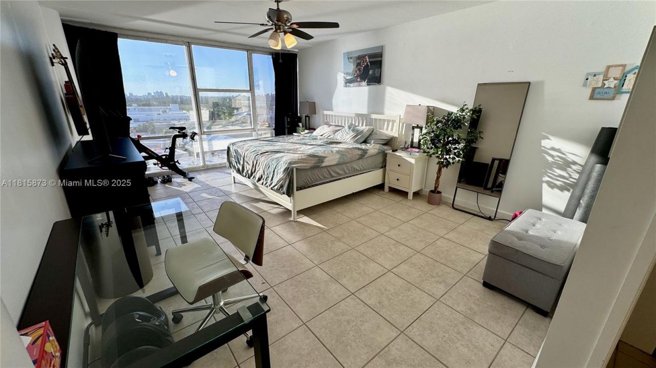 900 Bay Dr, Unit 727-725, Miami Beach, FL 33141 Photo