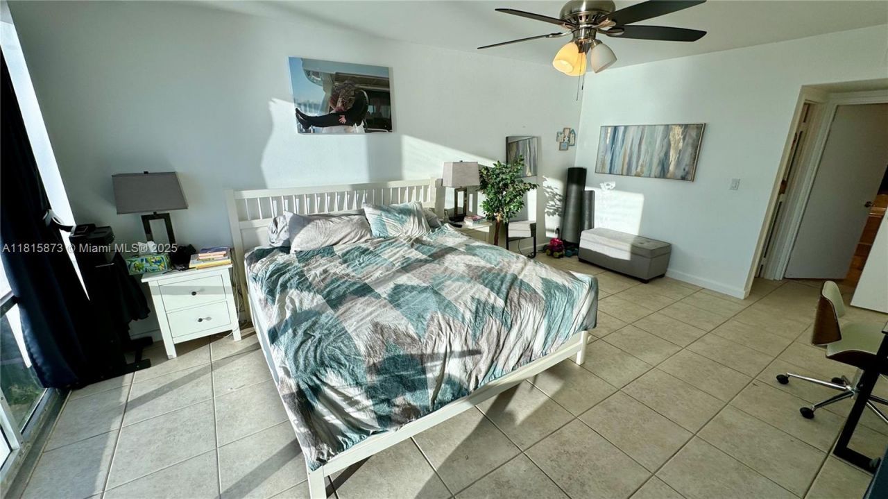 900 Bay Dr, Unit 727-725, Miami Beach, FL 33141 Photo